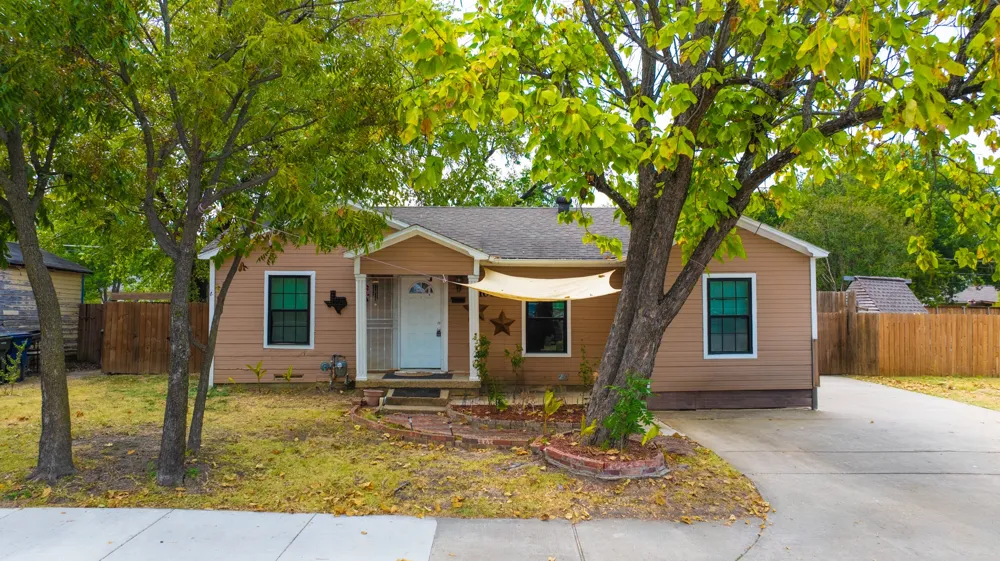 1001 S 5th Street Garland, TX 75040