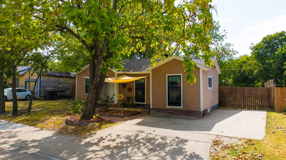 1001 S 5th Street Garland, TX 75040
