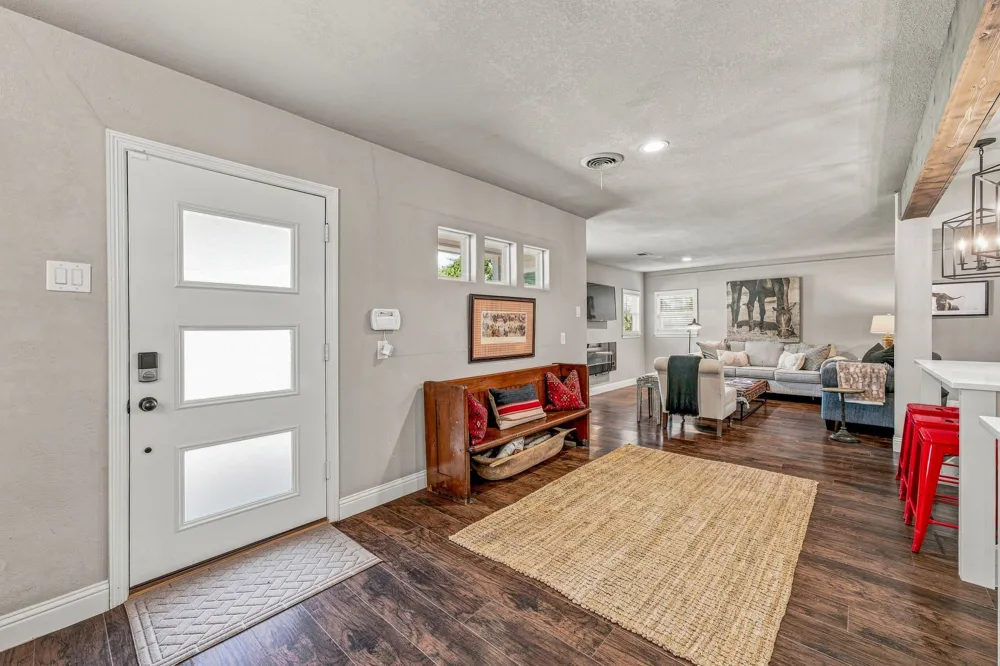 5881 Tracyne Drive Westworth Village, TX 76114