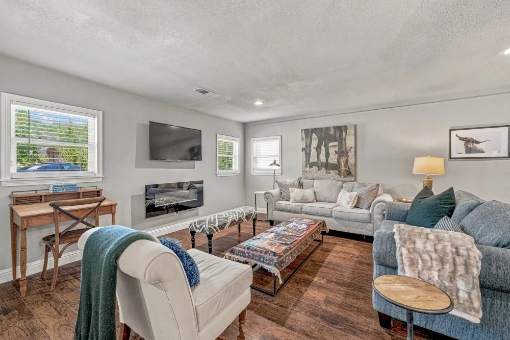5881 Tracyne Drive Westworth Village, TX 76114
