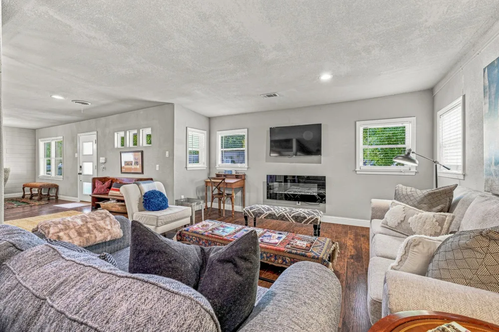 5881 Tracyne Drive Westworth Village, TX 76114