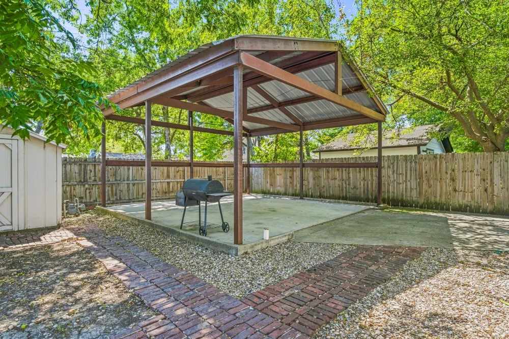 5881 Tracyne Drive Westworth Village, TX 76114