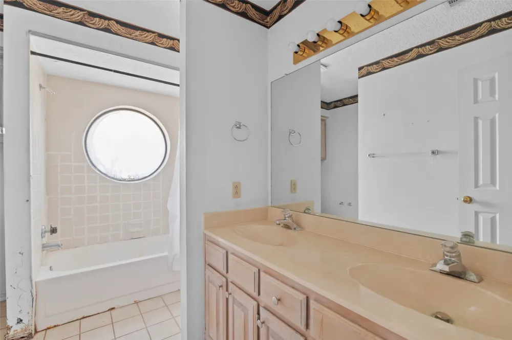 2703 Devonshire Drive Carrollton, TX 75007
