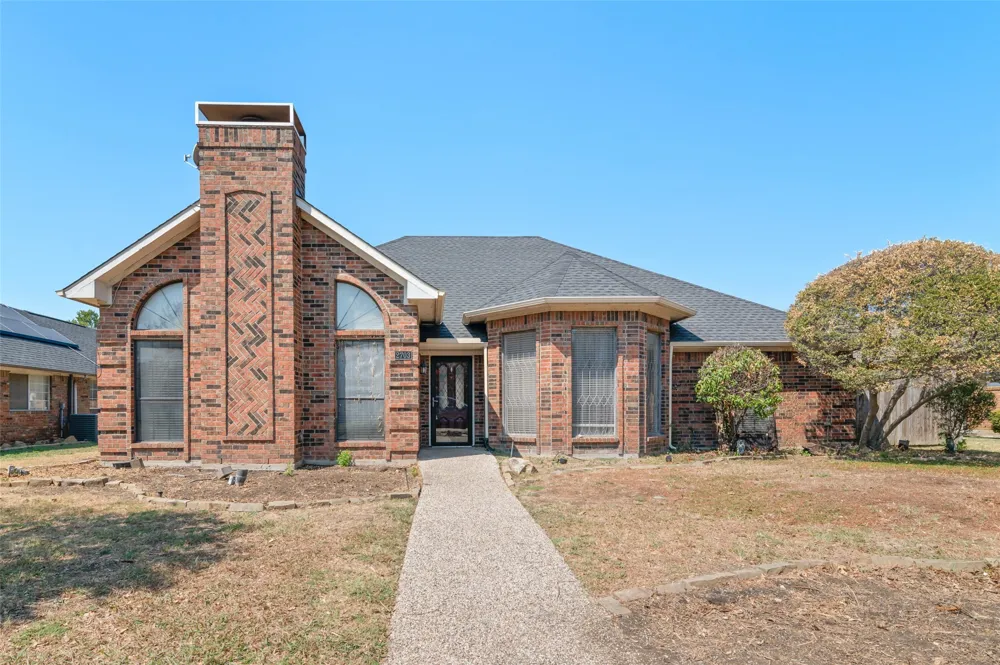 2703 Devonshire Drive Carrollton, TX 75007