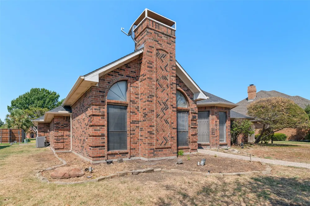 2703 Devonshire Drive Carrollton, TX 75007