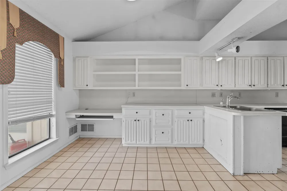 2703 Devonshire Drive Carrollton, TX 75007