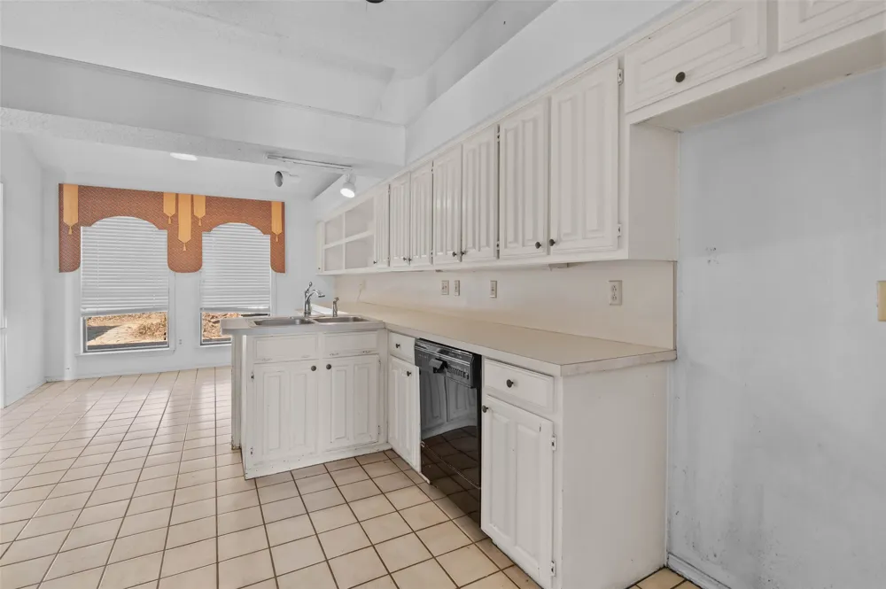 2703 Devonshire Drive Carrollton, TX 75007
