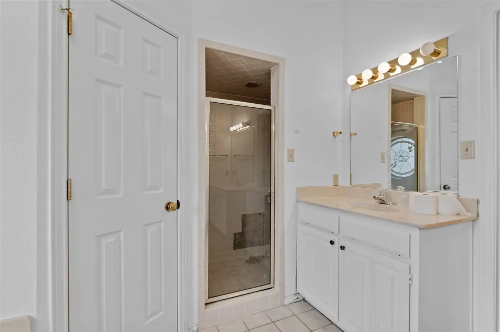 2703 Devonshire Drive Carrollton, TX 75007