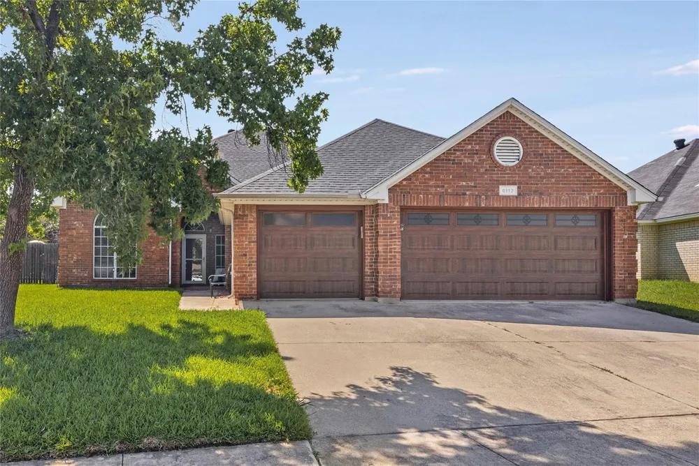 6113 Cliffbrook Drive North Richland Hills, TX 76180
