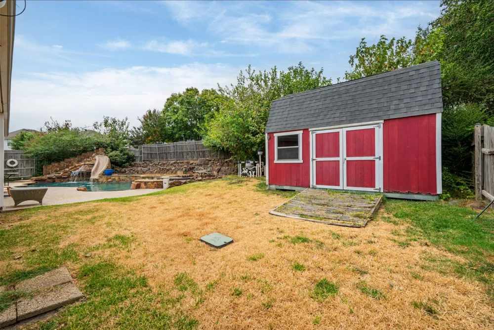 6113 Cliffbrook Drive North Richland Hills, TX 76180