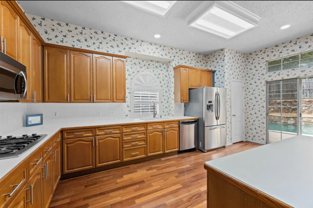 6113 Cliffbrook Drive North Richland Hills, TX 76180