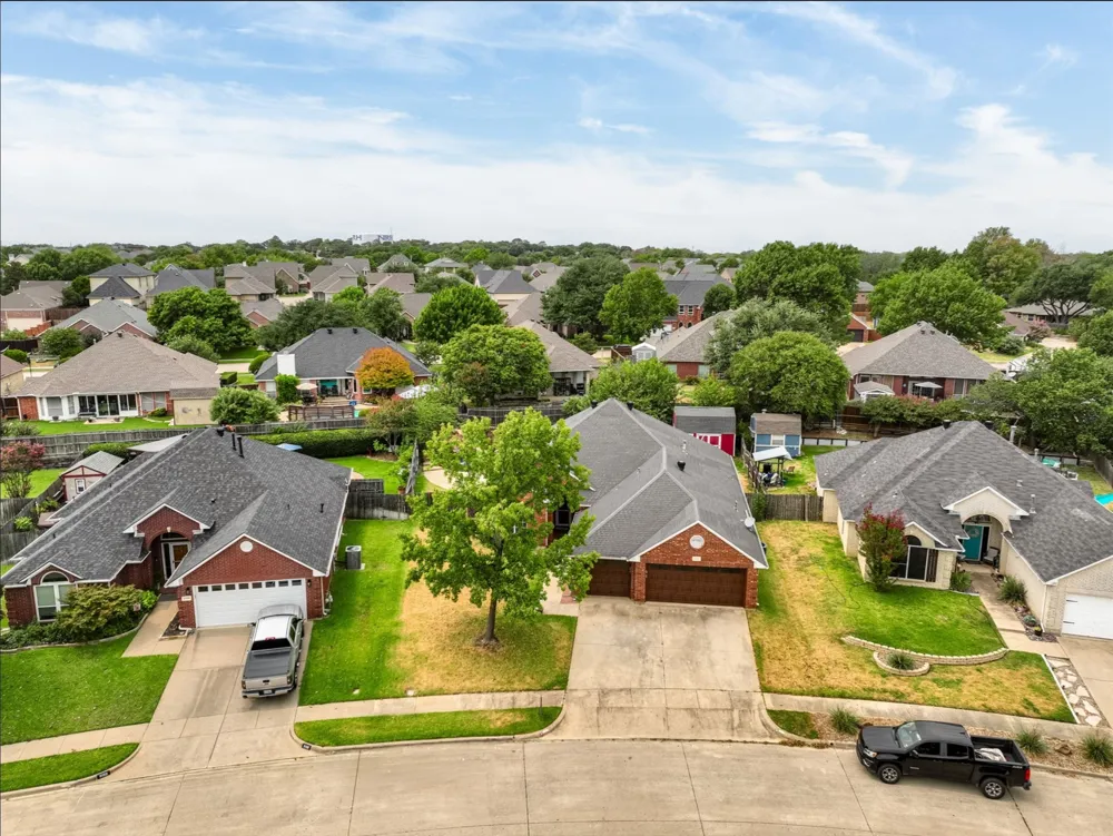 6113 Cliffbrook Drive North Richland Hills, TX 76180