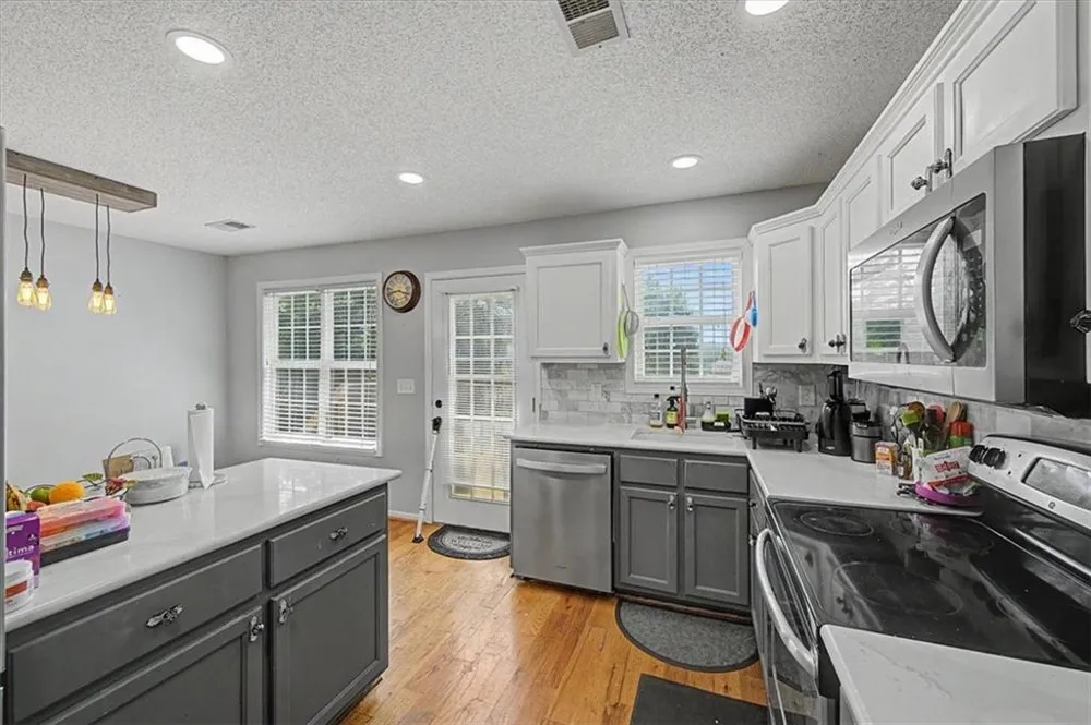 30 Indian Hills Drive Rydal, GA 30171
