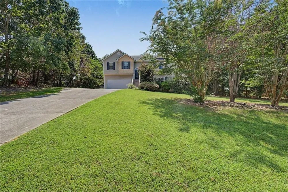 30 Indian Hills Drive Rydal, GA 30171