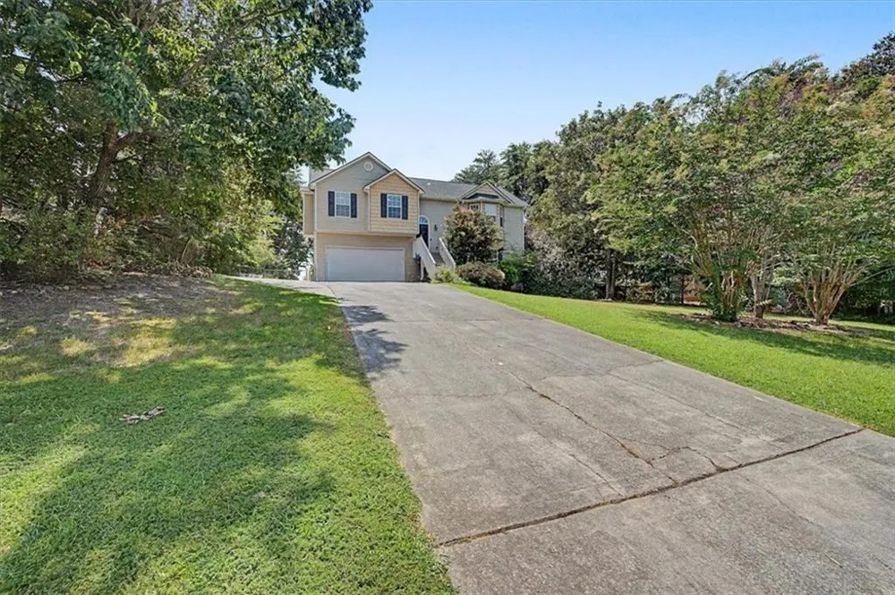 30 Indian Hills Drive Rydal, GA 30171