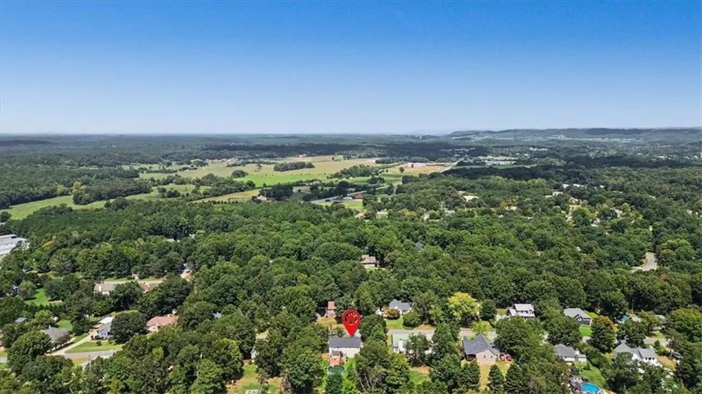 30 Indian Hills Drive Rydal, GA 30171