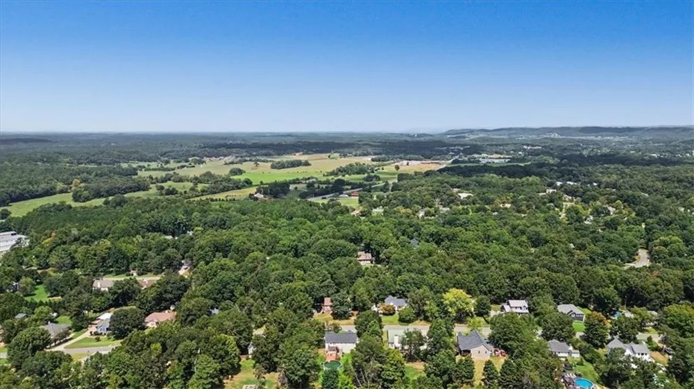 30 Indian Hills Drive Rydal, GA 30171