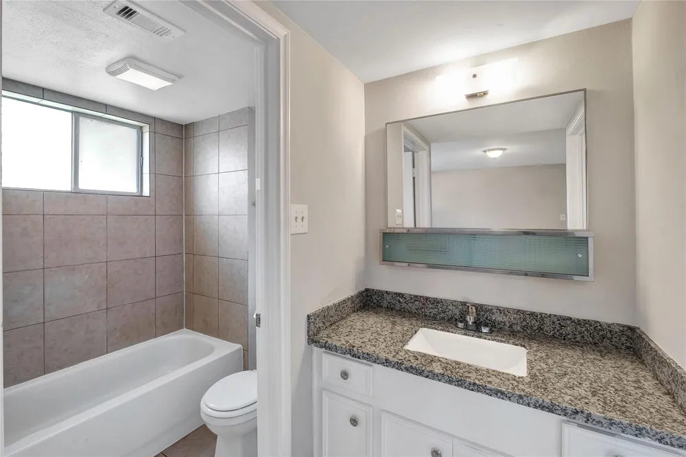 11862 S Evelyn Circle Houston, TX 77071