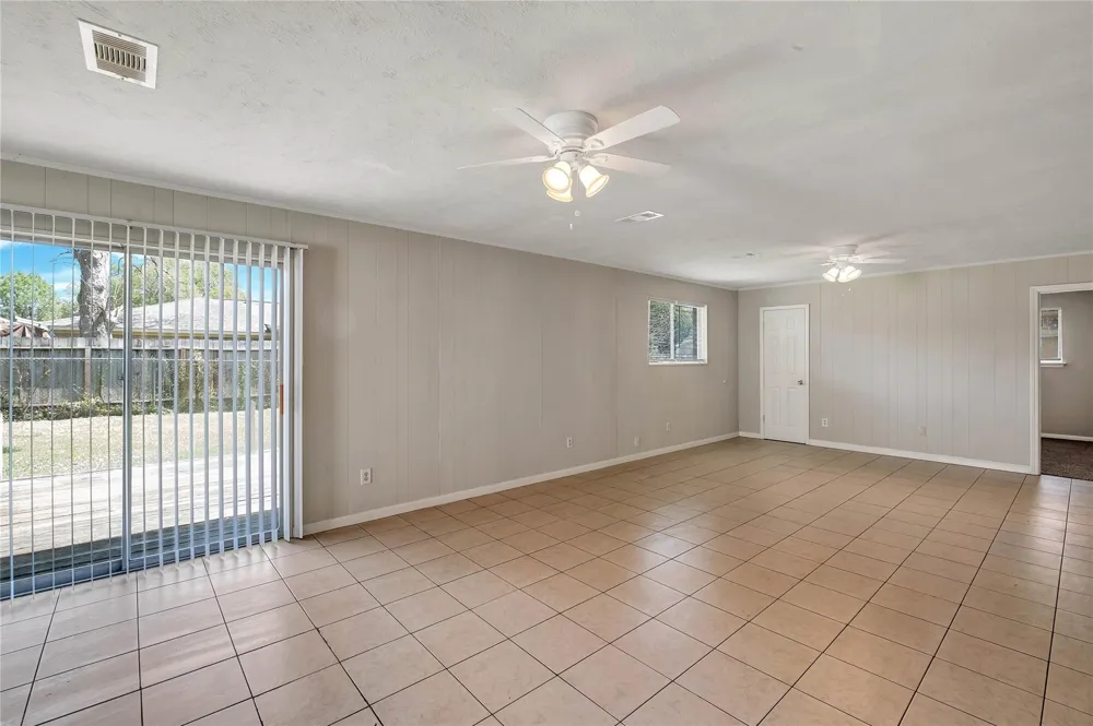 11862 S Evelyn Circle Houston, TX 77071