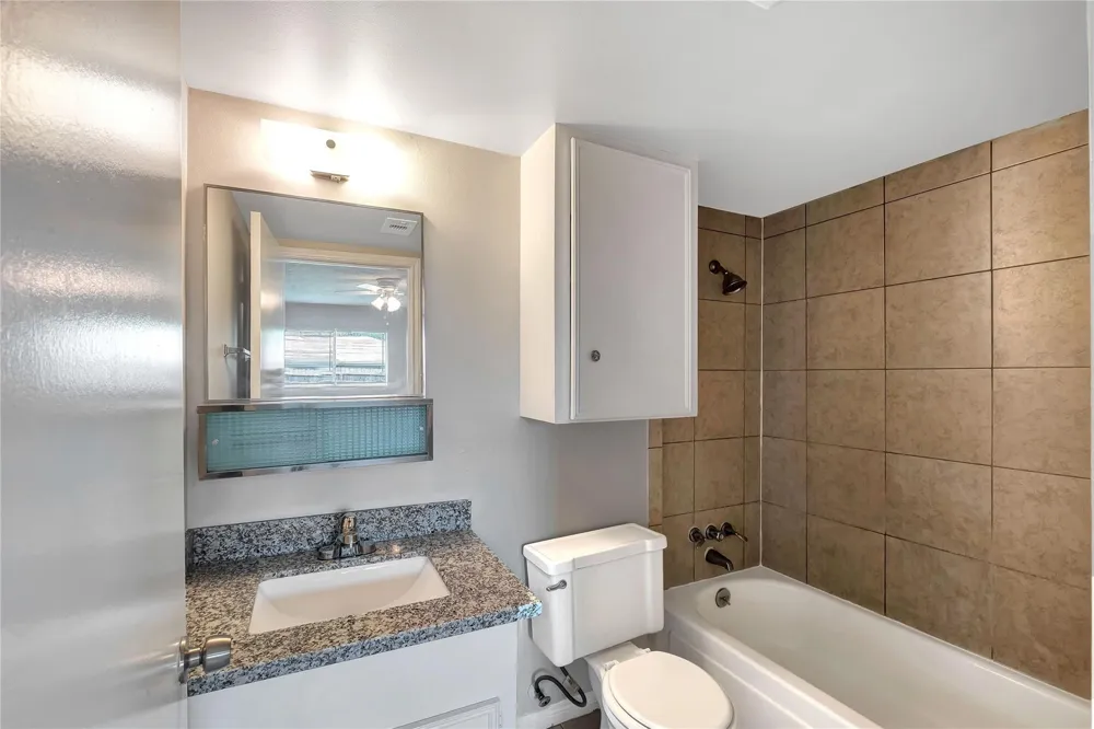 11862 S Evelyn Circle Houston, TX 77071