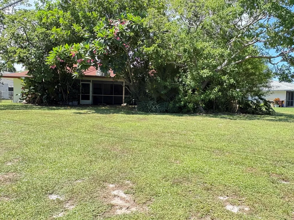 8432 Waterway Drive Lake Clarke Shores, FL 33406