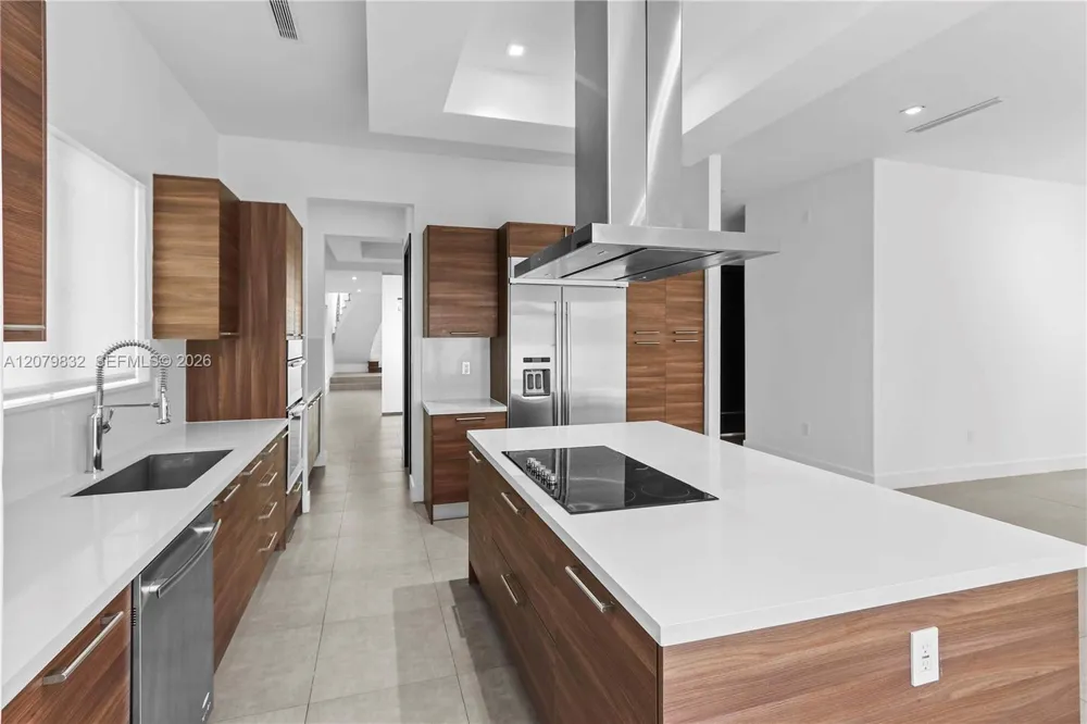 8249 NW 34th Dr Doral, FL 33122
