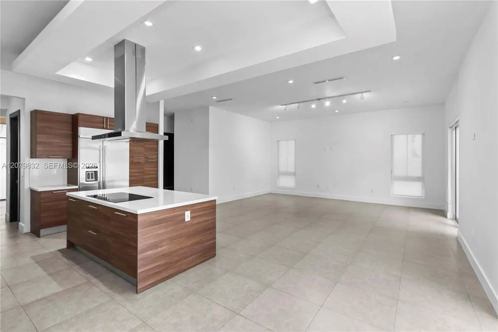 8249 NW 34th Dr Doral, FL 33122