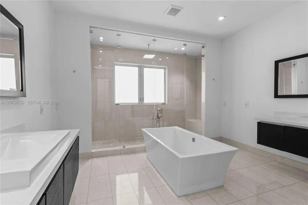 8249 NW 34th Dr Doral, FL 33122