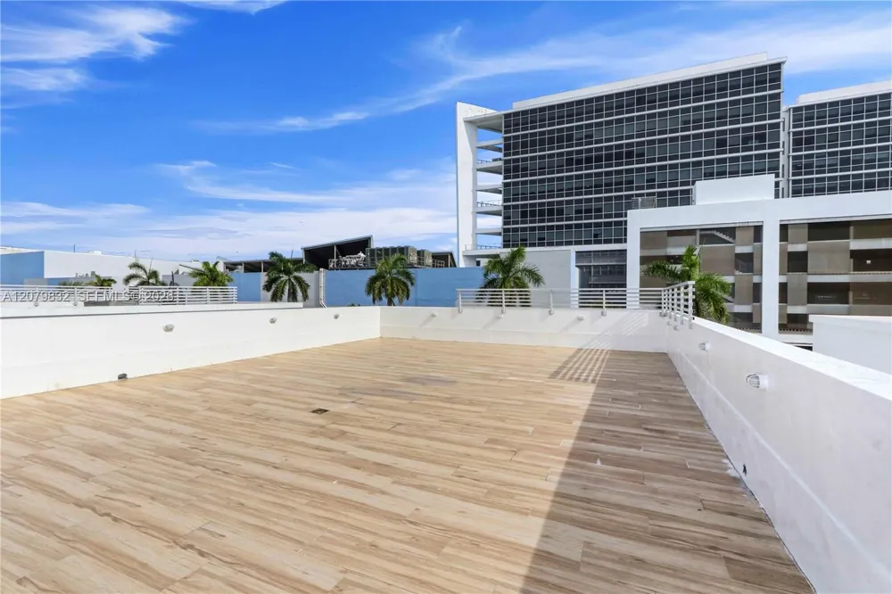 8249 NW 34th Dr Doral, FL 33122