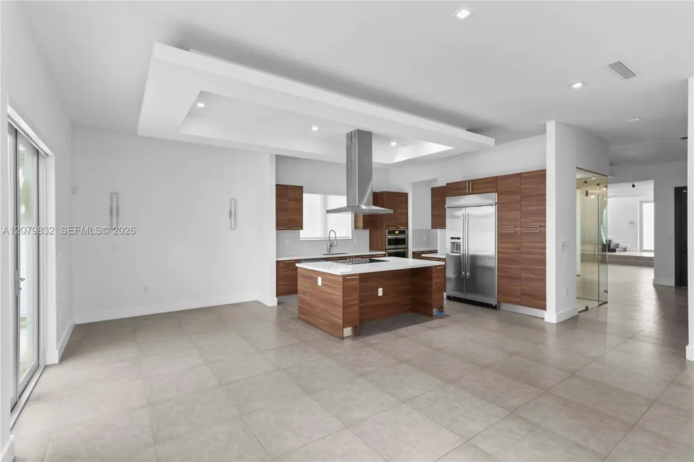 8249 NW 34th Dr Doral, FL 33122