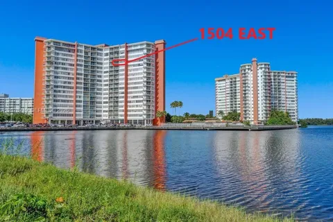 1351 NE Miami Gardens Dr #1504E