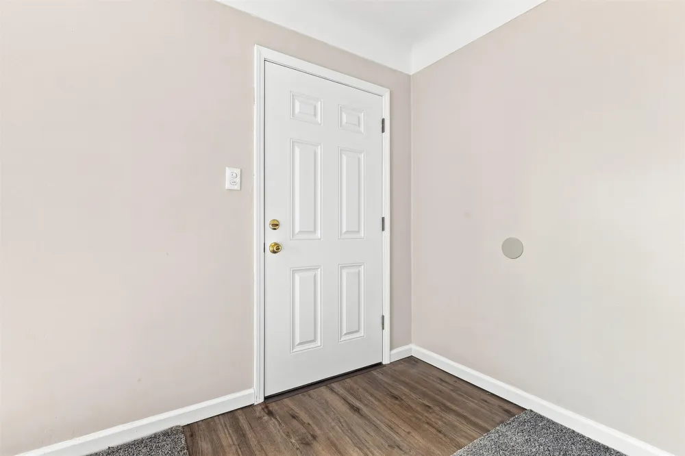 4209 Cuthbertson Street Flint City, MI 48507