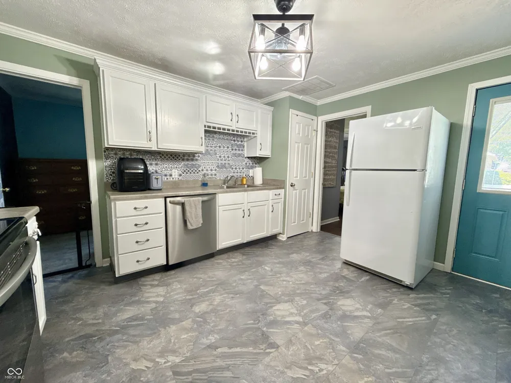 2826 B STREET Elwood, IN 46036