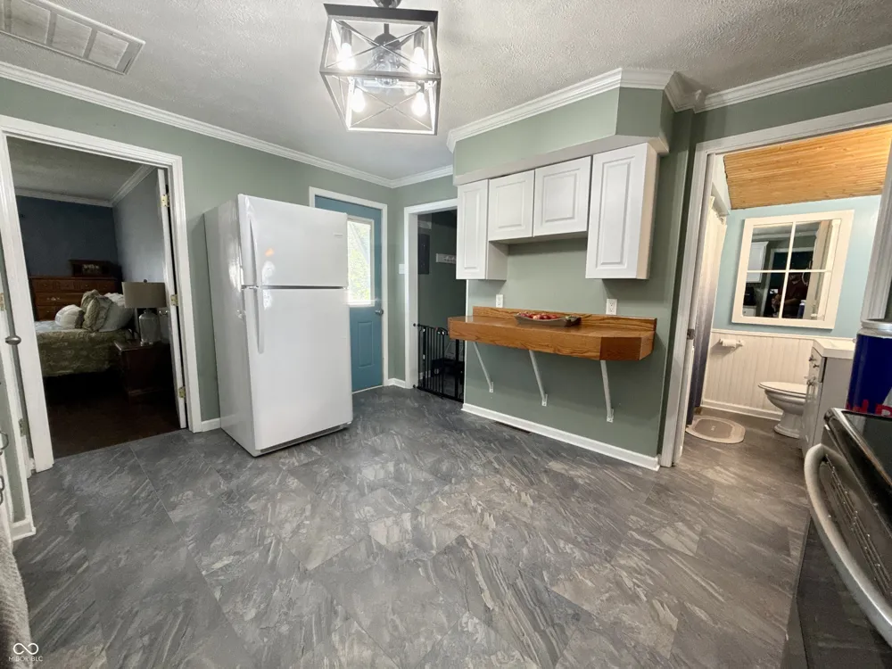 2826 B STREET Elwood, IN 46036