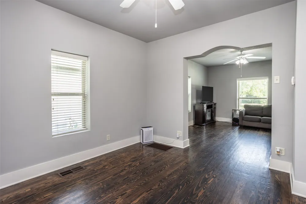 230 E Main Street Lindsay, TX 76250
