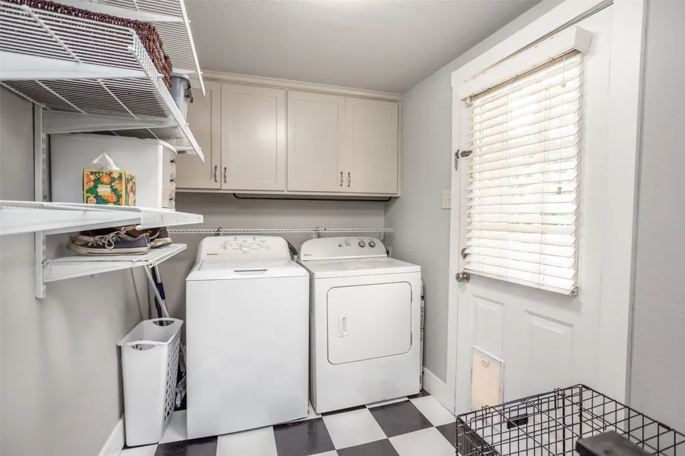 230 E Main Street Lindsay, TX 76250