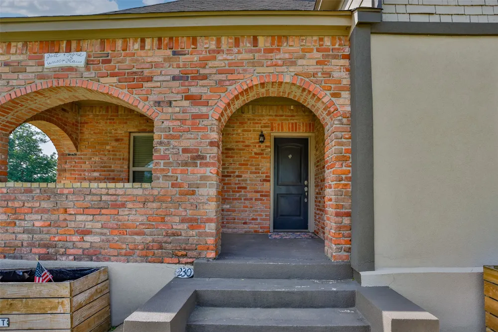 230 E Main Street Lindsay, TX 76250