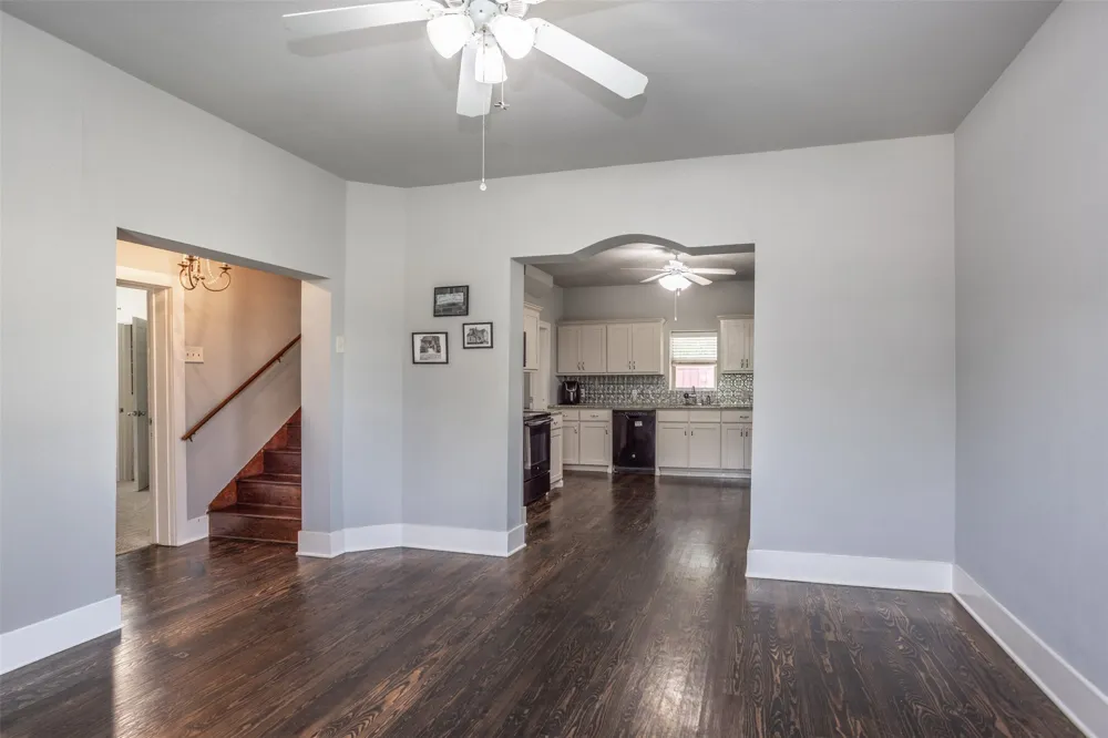 230 E Main Street Lindsay, TX 76250