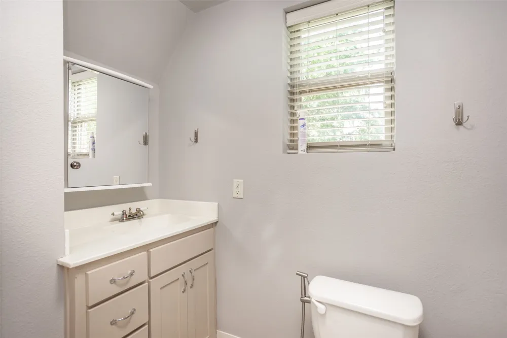 230 E Main Street Lindsay, TX 76250