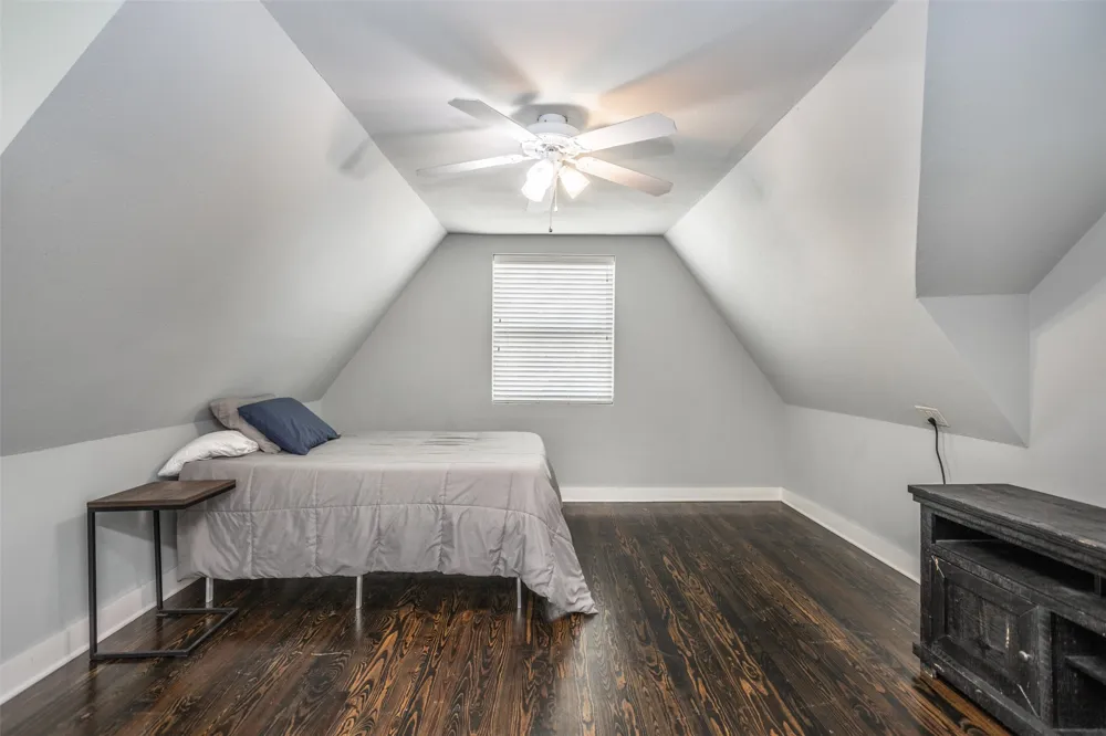 230 E Main Street Lindsay, TX 76250