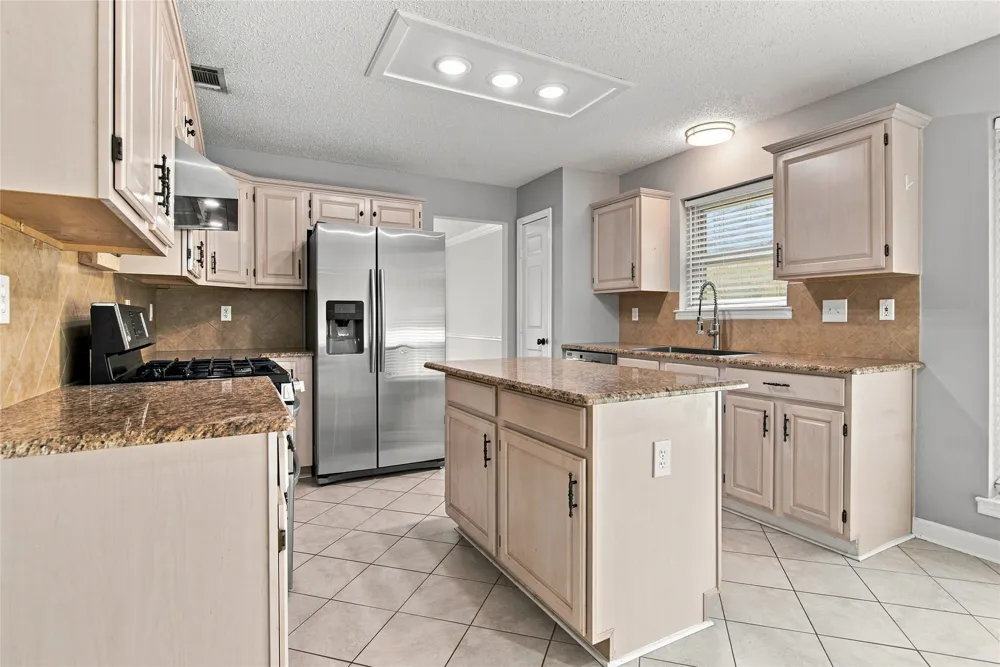 7105 Isle Royale Drive Fort Worth, TX 76137
