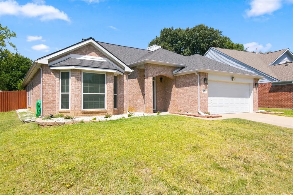 7105 Isle Royale Drive Fort Worth, TX 76137