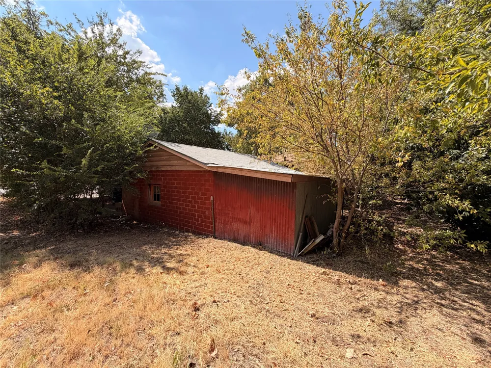 319 S Fisher Street Gorman, TX 76454