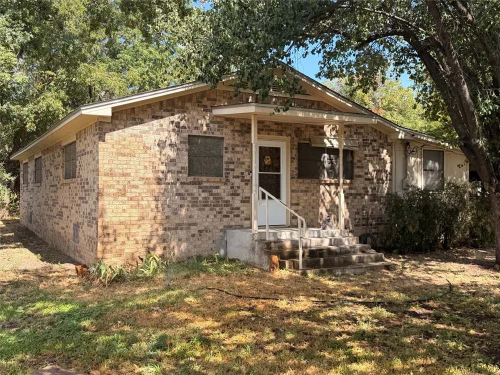 319 S Fisher Street Gorman, TX 76454