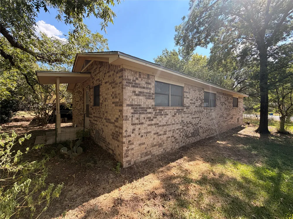 319 S Fisher Street Gorman, TX 76454