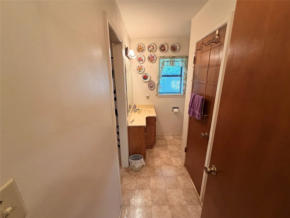 319 S Fisher Street Gorman, TX 76454