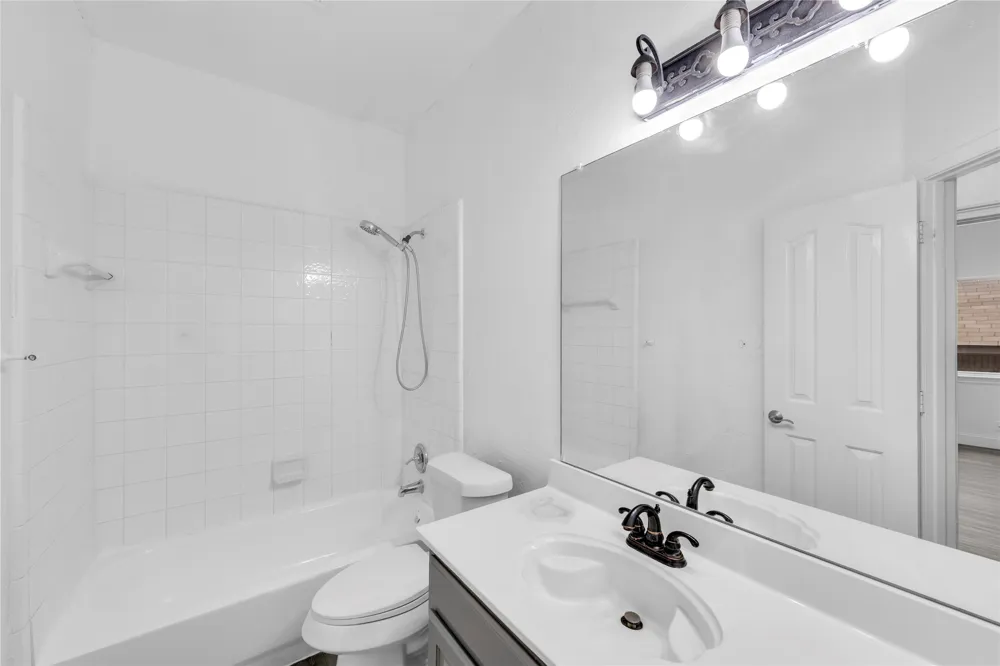 2622 Westwind Drive Corinth, TX 76210