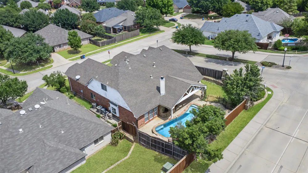 2622 Westwind Drive Corinth, TX 76210