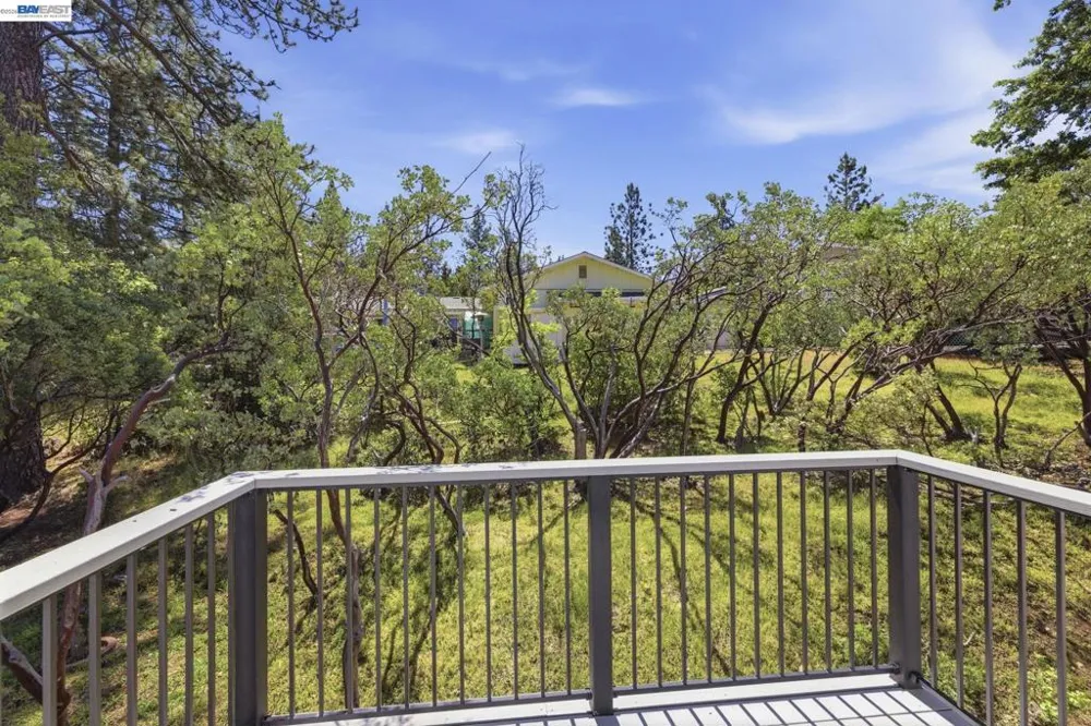 12017 Hillhurst Cir Groveland, CA 95321