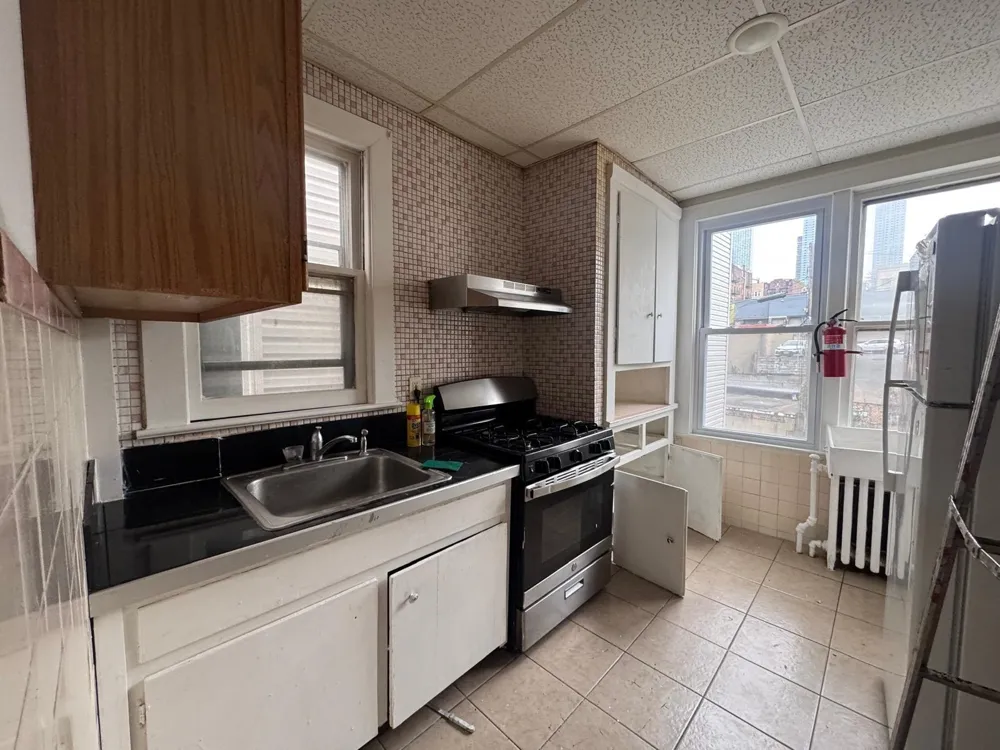64 CORBIN AVE Jersey City, NJ 07306